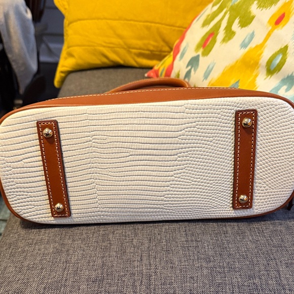 Dooney & Bourke White and Brown zip zip Satchel lizard NWT - Picture 10 of 10